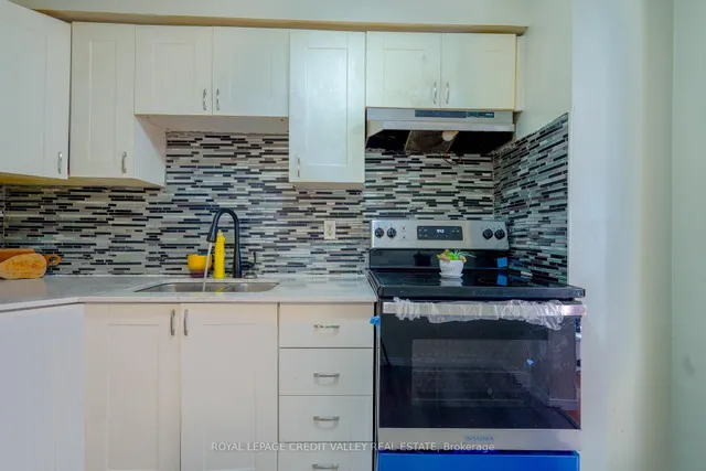 Additional image 19 of 8 Sandringham Crt