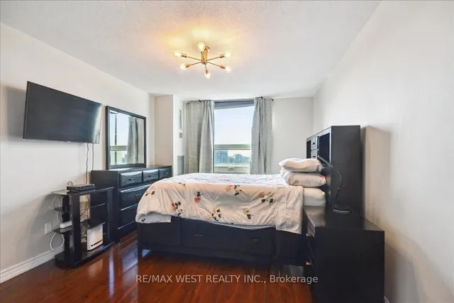 Additional image 7 of 625 The West Mall N/A Unit 1009