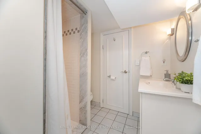 Additional image 32 of 33 Willingdon Blvd