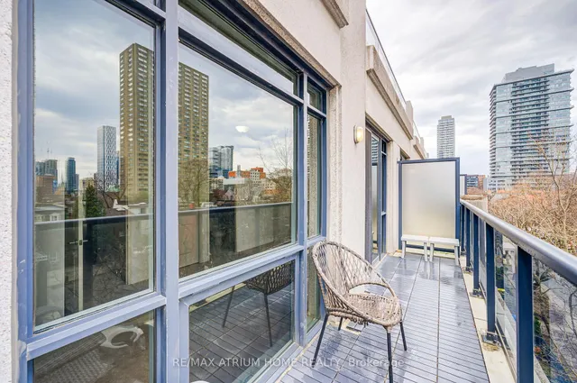 Additional image 40 of 23 Carlton St Unit 310