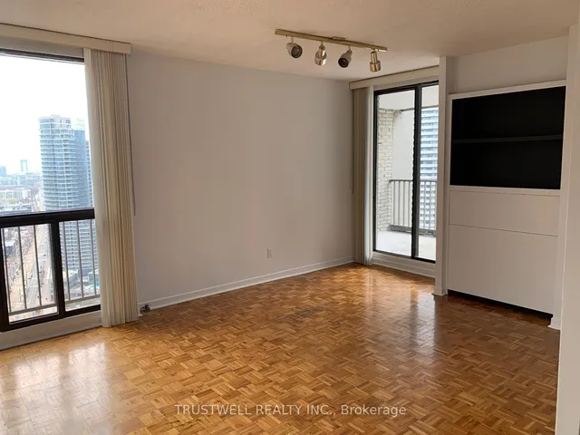 Additional image 3 of 33 Harbour Sq Unit 3240