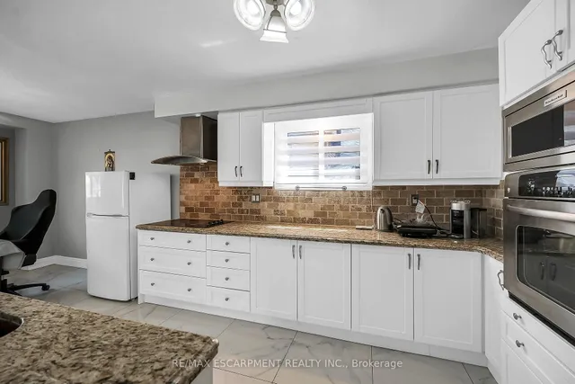 Additional image 21 of 707 Upper Wentworth St