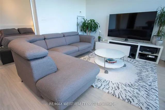 Additional image 24 of 99 The Donway Blvd Unit 519