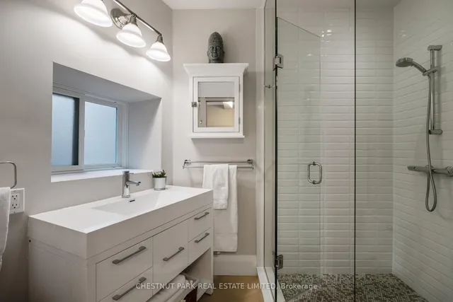 Additional image 36 of 61 Woodlawn Ave