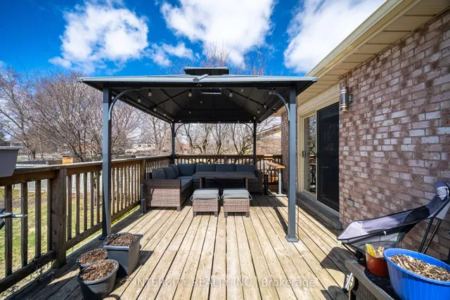 Additional image 42 of 35 Lower Canada Cres