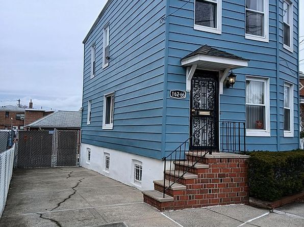 16266 Pidgeon Meadow Rd, Flushing, NY 11358