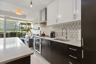 Additional image 4 of 622-38 Howard Park Ave