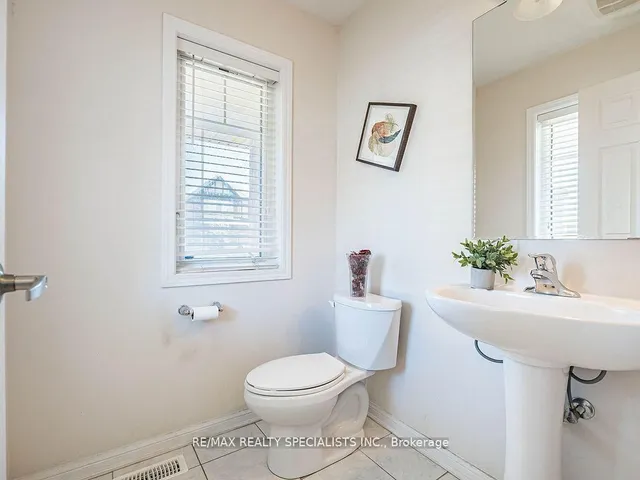 Additional image 20 of 103 Miracle Tr