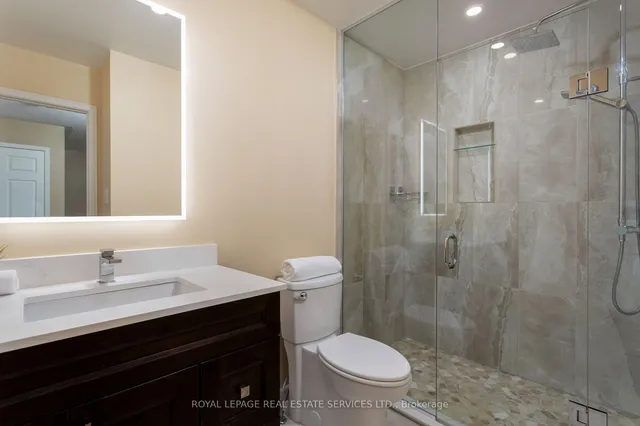 Additional image 28 of 2175 Country Club Dr Unit 19