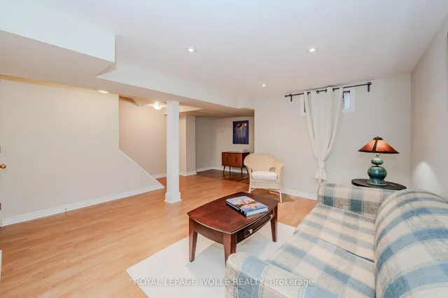 Additional image 20 of 25 Upper Canada Dr Unit 33