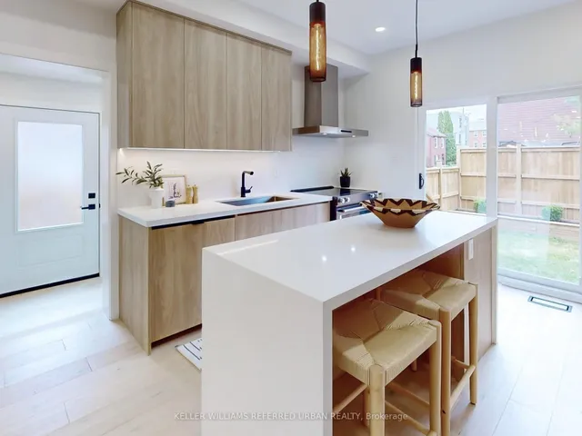 Additional image 13 of 164 Broadview Ave