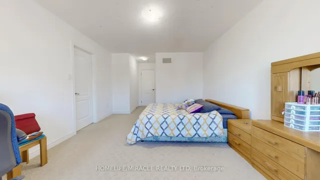 Additional image 30 of 33 Garryoaks Dr