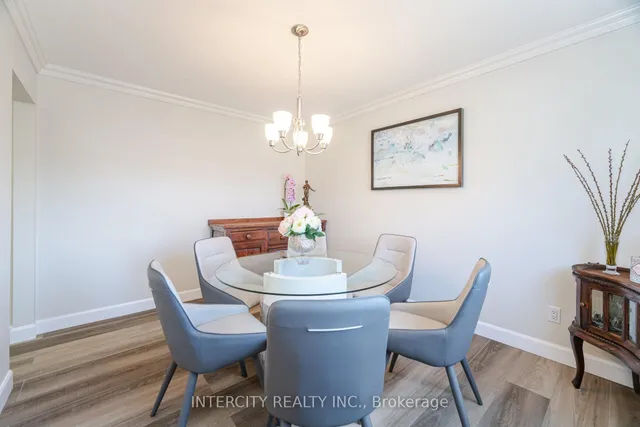 Additional image 13 of 35 Lower Canada Cres