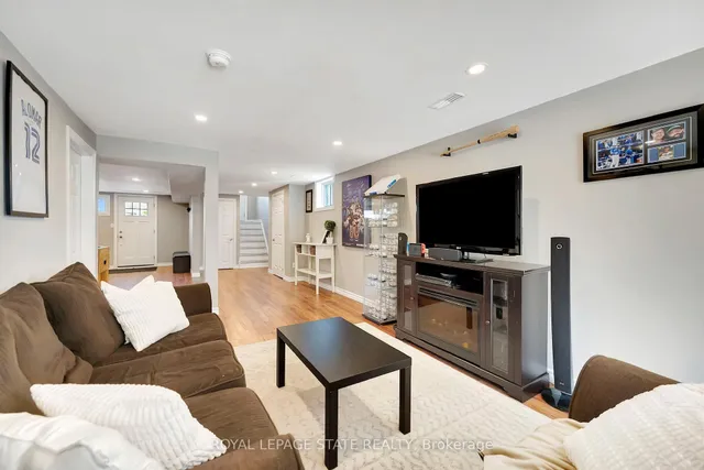 Additional image 34 of 41 Yeoville Crt