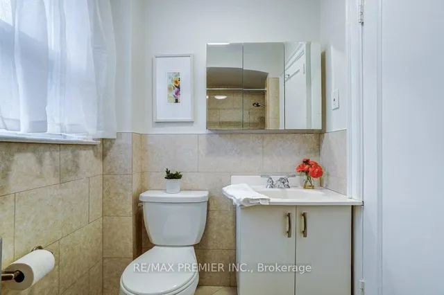 Additional image 18 of 73 Lanark Ave