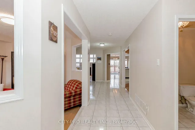 Additional image 10 of 382 Harrowsmith Dr