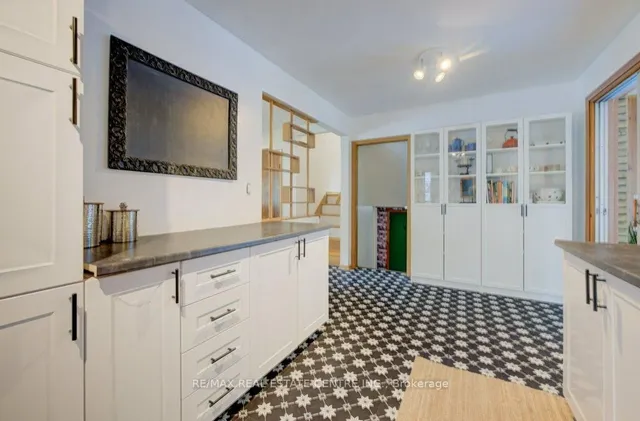 Additional image 11 of 248 Fergus Ave