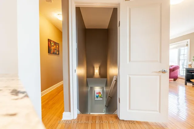 Additional image 49 of 5433 Sixth Line