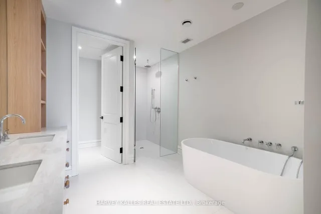 Additional image 23 of 2010 Bathurst St Unit 6A