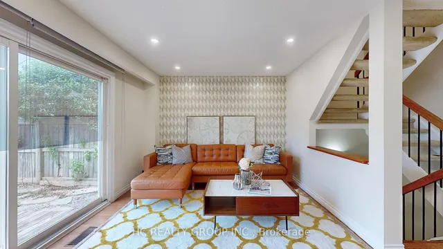 Additional image 4 of 1580 Lancaster Dr Unit 28