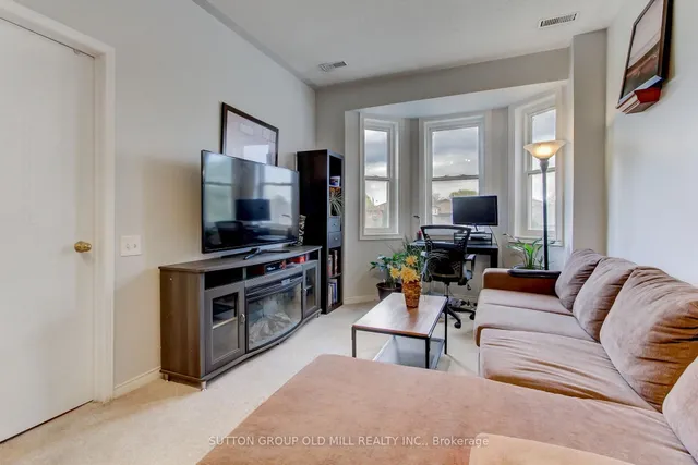 Additional image 10 of 760 Lawrence Ave Unit 167