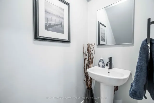 Additional image 38 of 8 Banff Dr