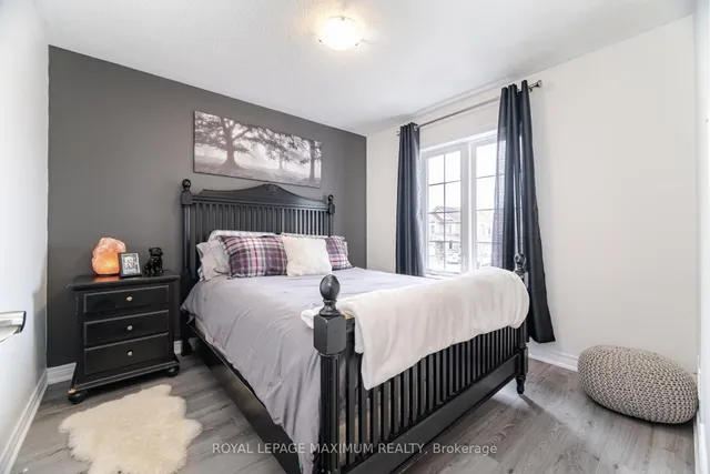 Additional image 33 of 134 Hazelton Ave