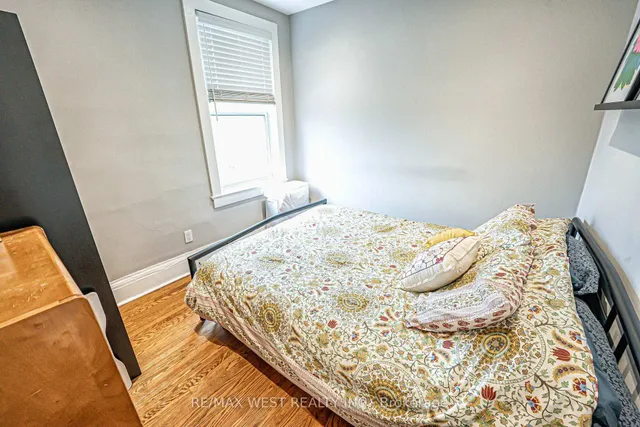 Additional image 37 of 712 Gladstone Ave