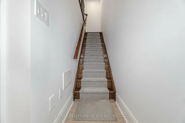 Additional image 36 of 8C Clairtrell Rd