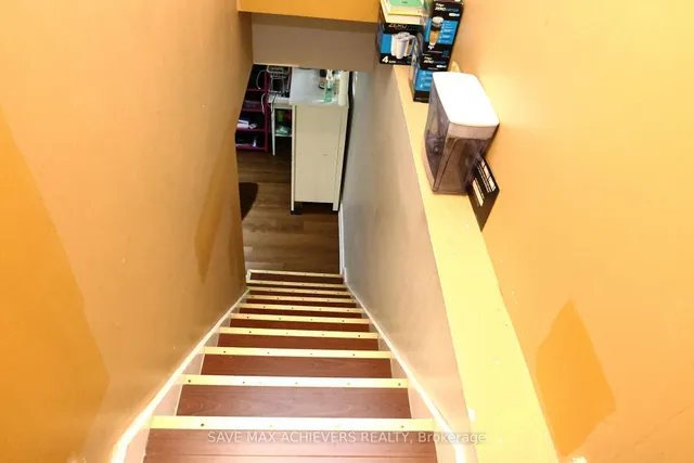 Additional image 36 of 1820 Dundas St