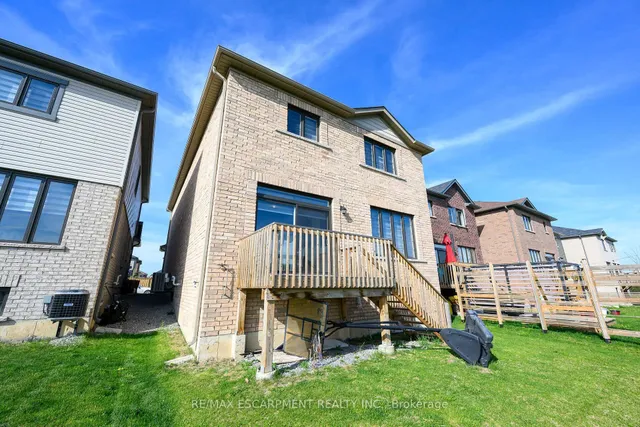 Additional image 43 of 12 Midhurst Hts