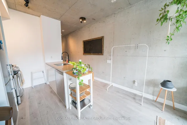 Additional image 6 of 319 Carlaw Ave Unit 306