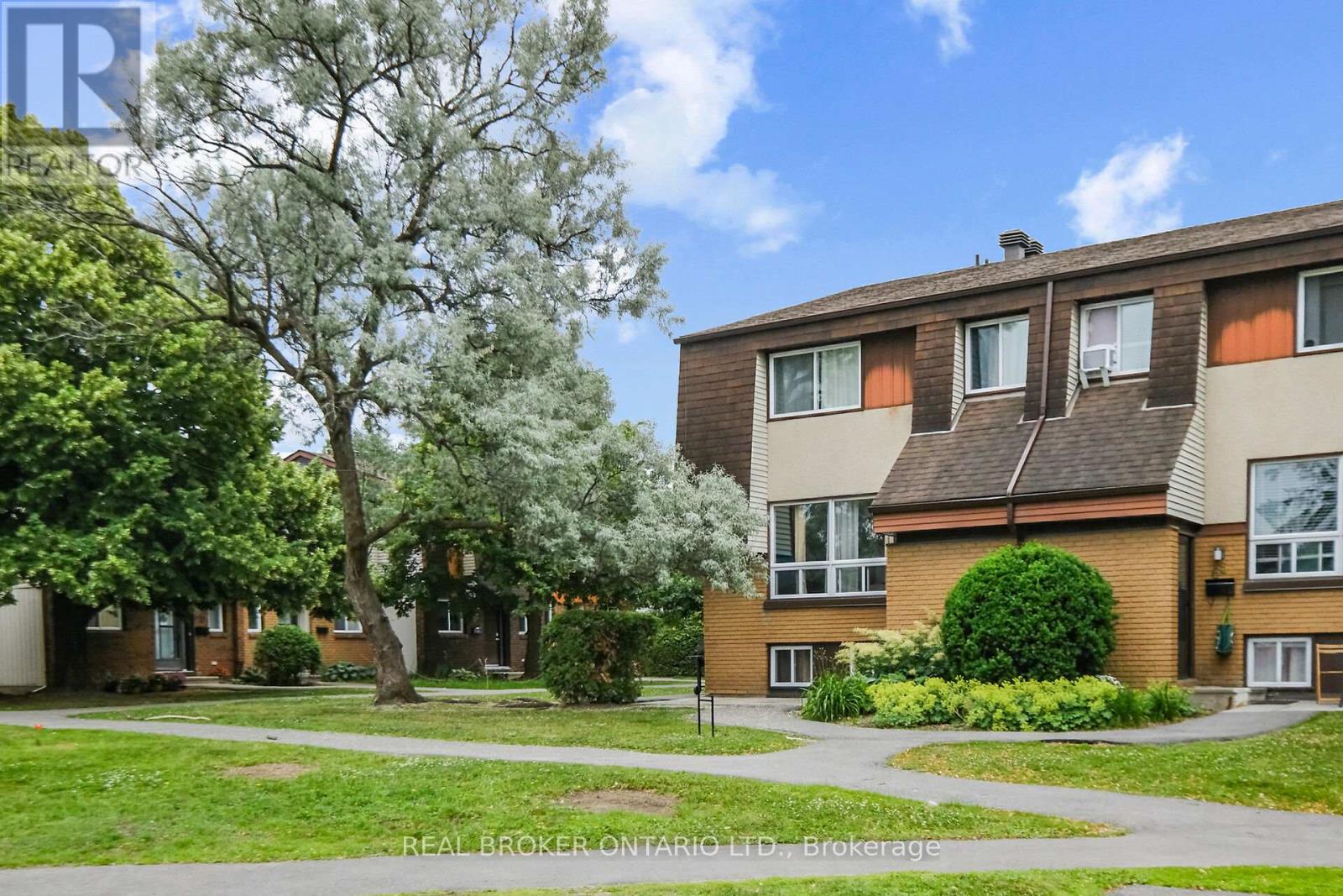 61 PIXLEY PRIVATE|Ottawa, Ontario K1G4C3