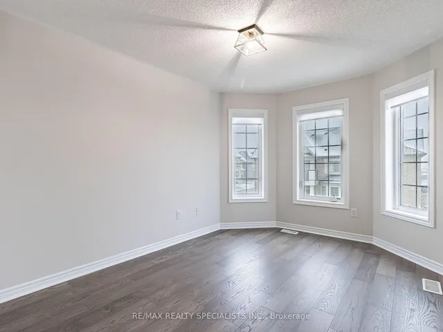 Additional image 36 of 41 Hoxton Rd