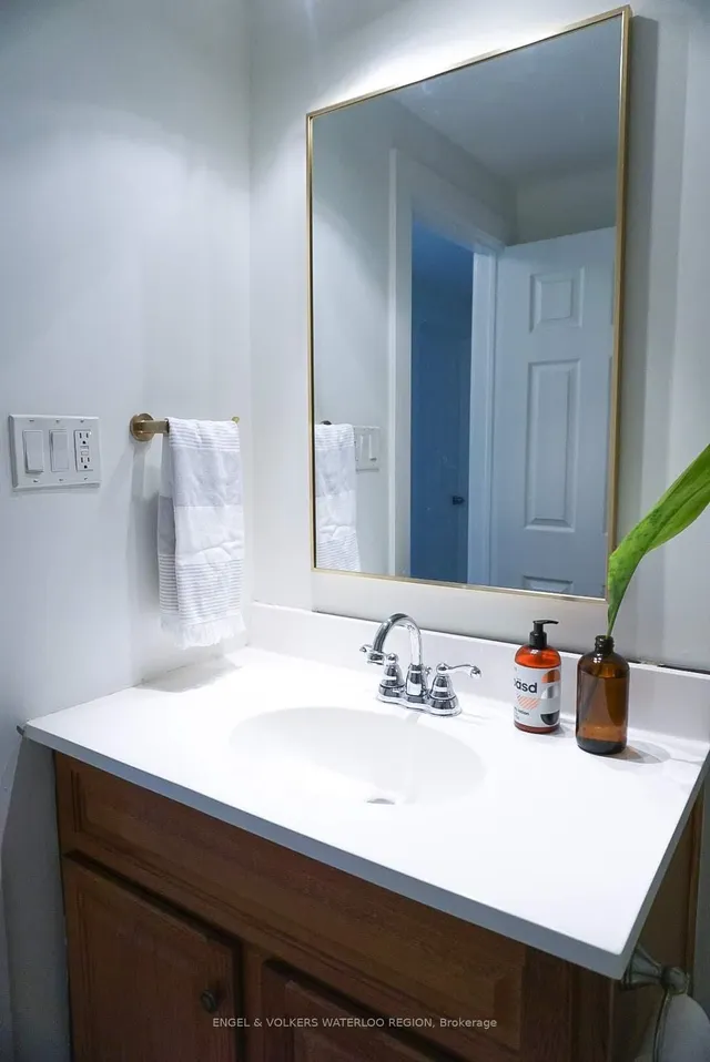 Additional image 16 of 113 Martinglen Cres