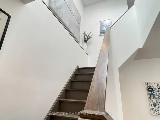 Additional image 10 of 77 Leroy Ave