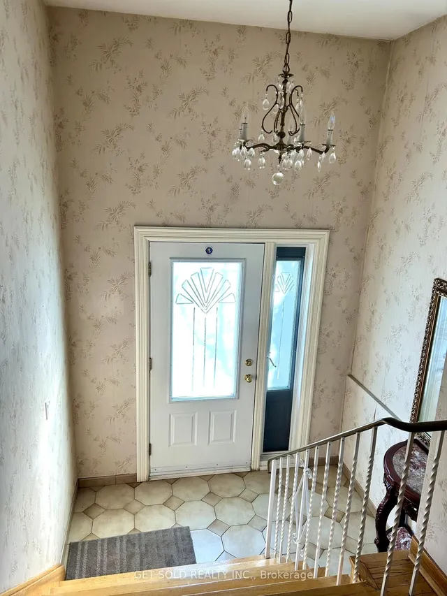 Additional image 2 of 73 Franel Cres