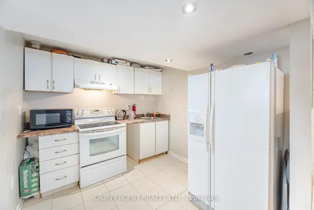 Additional image 38 of 41 Davelayne Rd