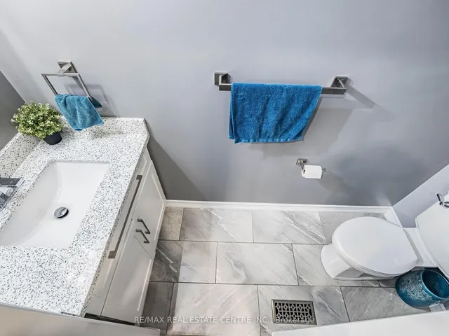 Additional image 23 of 4 Lord Simcoe Dr