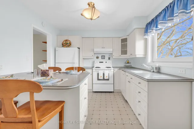 Additional image 14 of 140 Folkstone Cres
