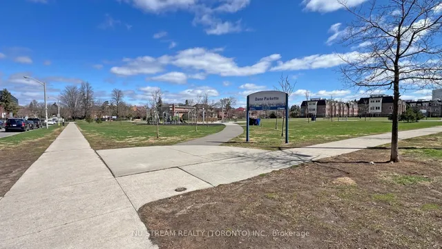 Additional image 39 of 3091 Dufferin St Unit 613