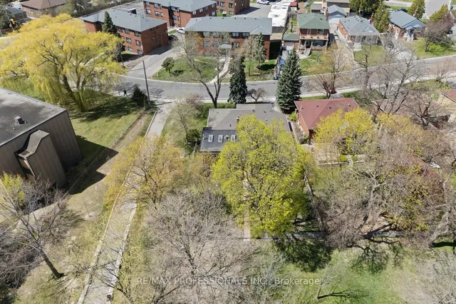 Additional image 43 of 33 Heathrow Dr