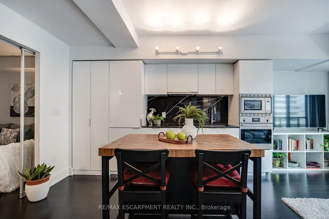 Additional image 14 of 955 BAY St Unit 1809