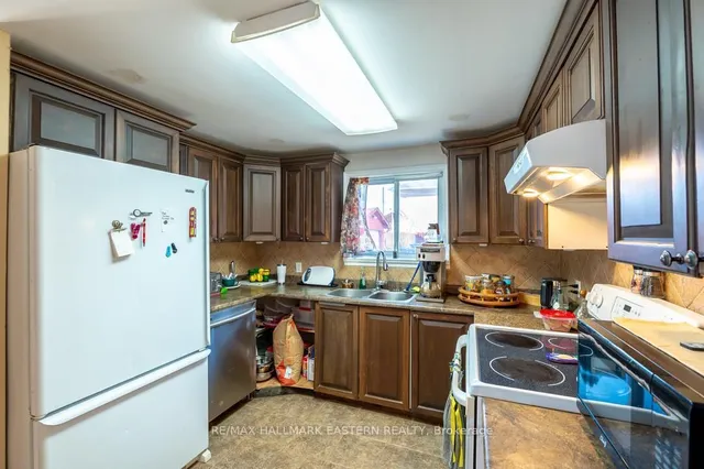 Additional image 13 of 3072 McNaughton Ave