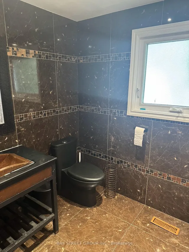 Additional image 20 of 556 Holly Ave