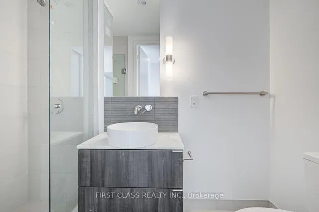 Additional image 11 of 161 Roehampton Ave Unit 4111