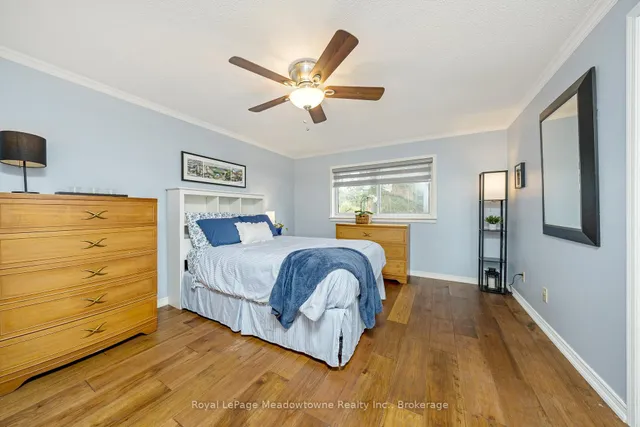 Additional image 25 of 738 Robertson Cres