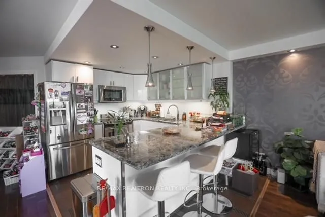 Additional image 5 of 401 Queens Quay Unit 403