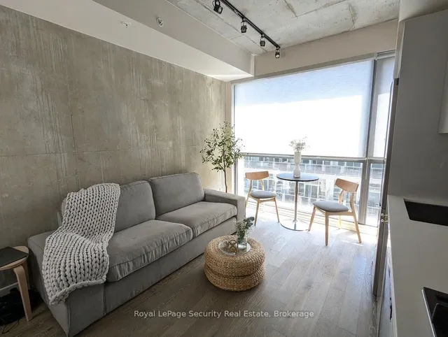 Additional image 4 of 39 Brant St Unit 816