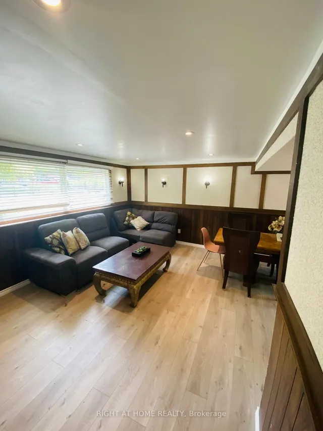 Additional image 36 of 72 Underhill Cres